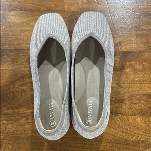 VIVAIA Women's Tan Flats